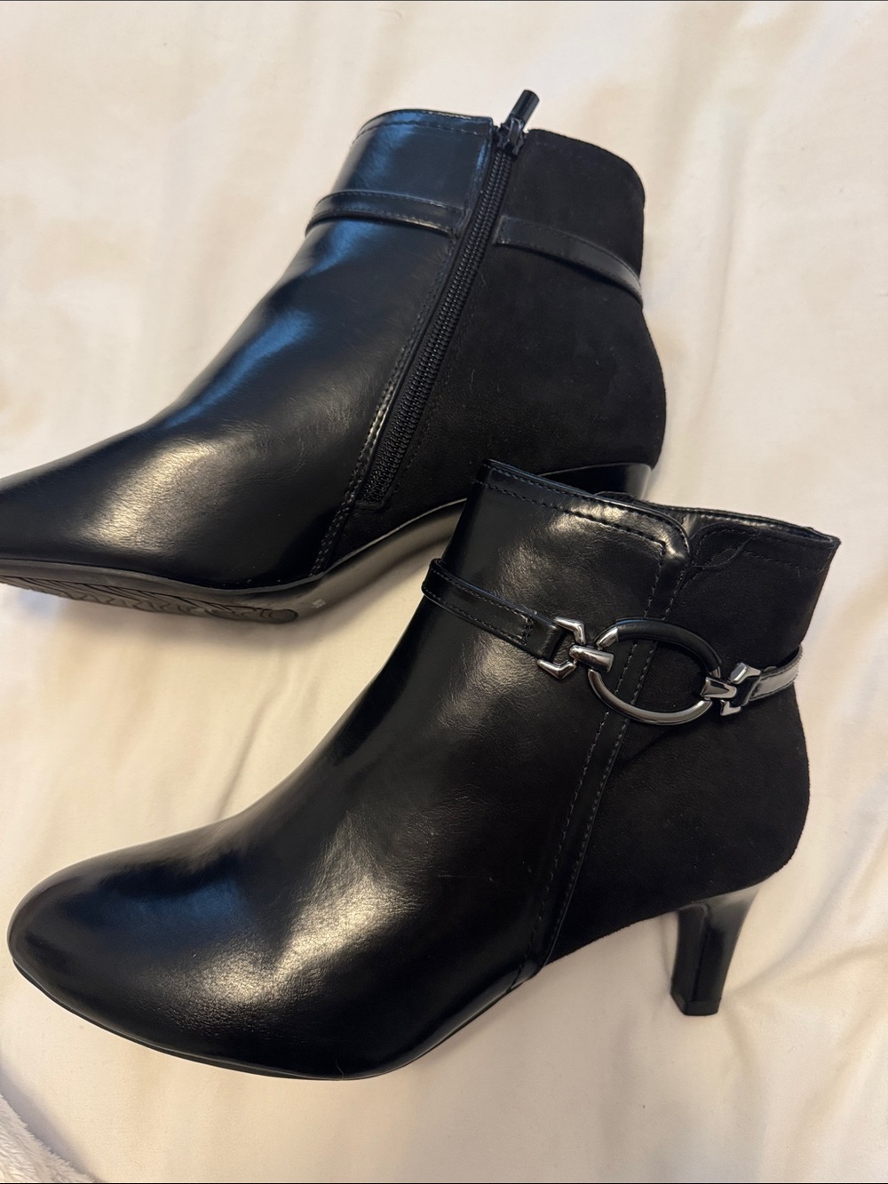 Women’s Black Ankle Booties zip up memory foam hardly worn